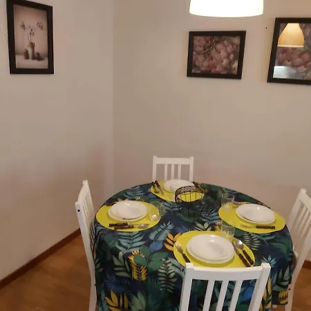 Apartamento Renovado, Frente A La Playa, Con Garaje Apartment *