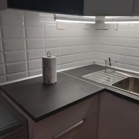 Apartamento Recién Renovado, Con Parking *