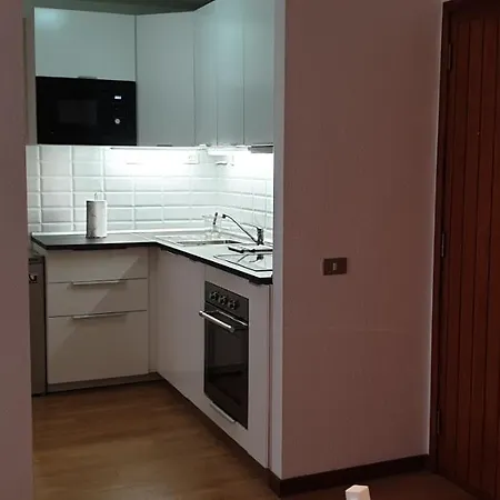 Apartamento Recién Renovado, Con Parking Appartamento